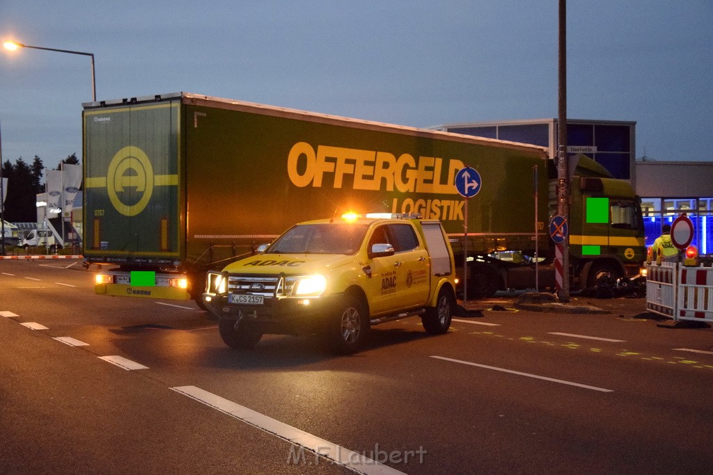 Schwerer Motorrad Unfall Feldkassel Robert Boschstr Edsel Fordstr P080.JPG - Miklos Laubert